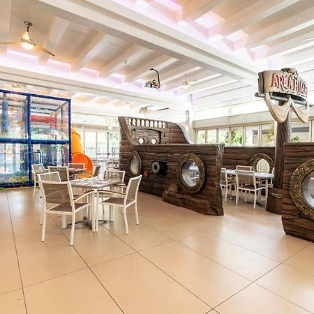 Hotel Gambrinus - Valentini Family Village Беллария-Иджеа-Марина Экстерьер фото