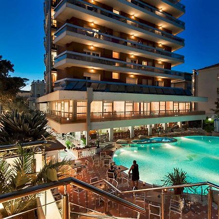 Hotel Gambrinus - Valentini Family Village Беллария-Иджеа-Марина Экстерьер фото