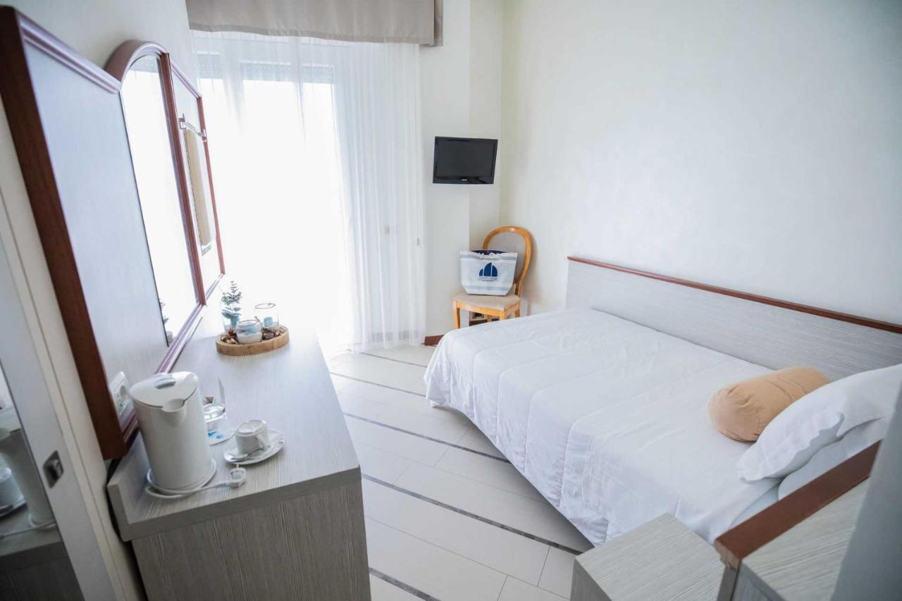 Hotel Gambrinus - Valentini Family Village Беллария-Иджеа-Марина Экстерьер фото