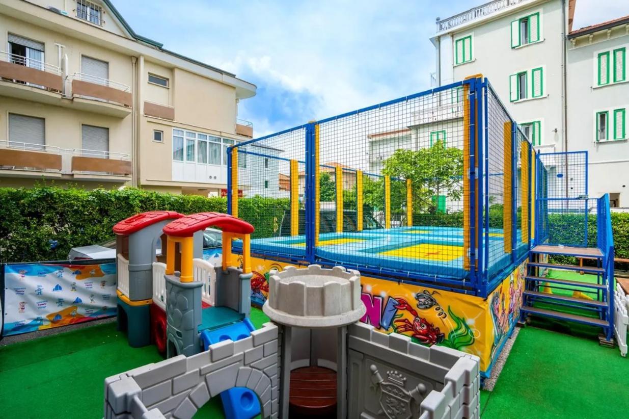 Hotel Gambrinus - Valentini Family Village Беллария-Иджеа-Марина Экстерьер фото