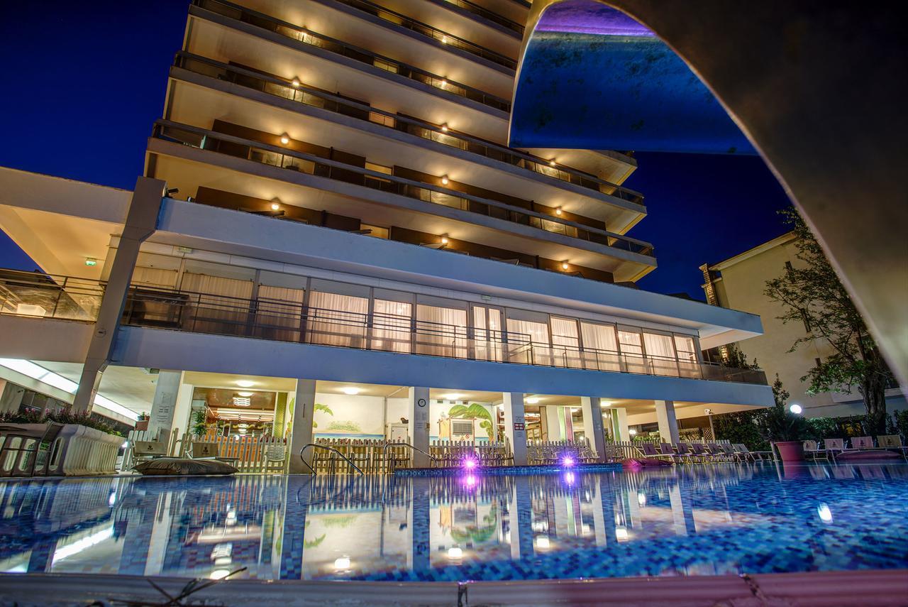 Hotel Gambrinus - Valentini Family Village Беллария-Иджеа-Марина Экстерьер фото