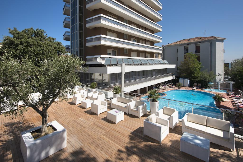 Hotel Gambrinus - Valentini Family Village Беллария-Иджеа-Марина Экстерьер фото